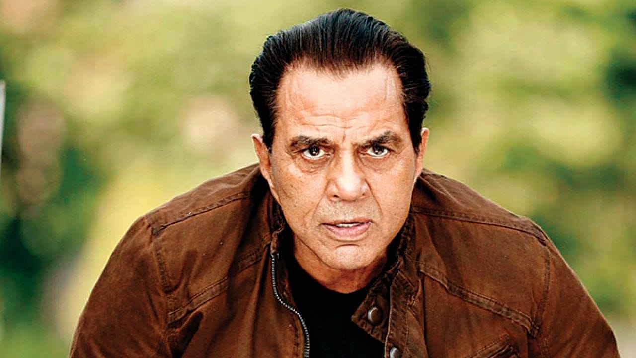 Dharmendra Death News: 89 साल की उम्र में धर्मेंद्र का निधन, अमिताभ और हेमा ने दी अंतिम विदाई